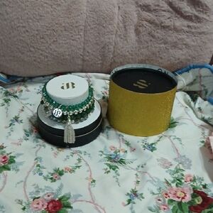 ♡Bomb Party Under The Mistletoe Bracelet Set♡